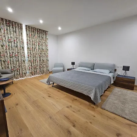 Stunning Seafront Portomaso *