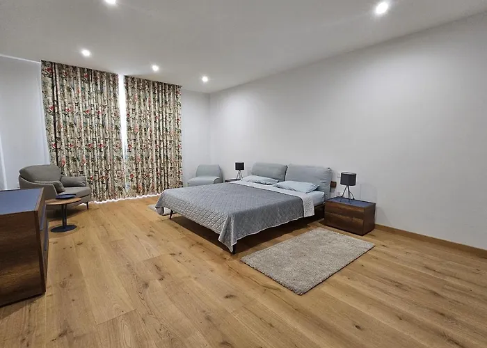 Stunning Seafront Portomaso