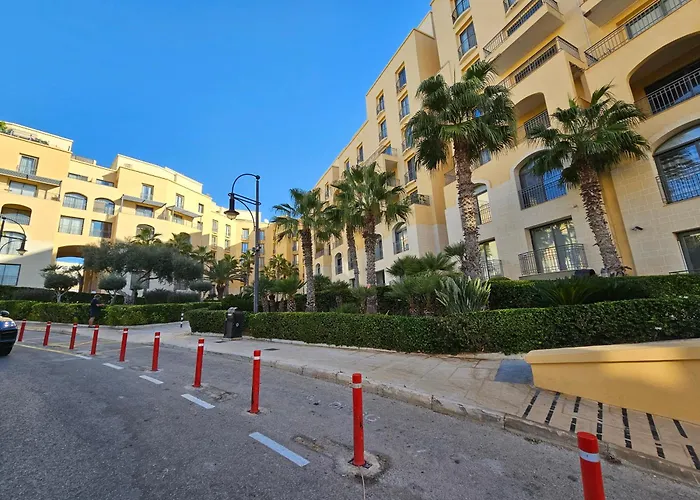 Stunning Seafront Portomaso * San Giuliano