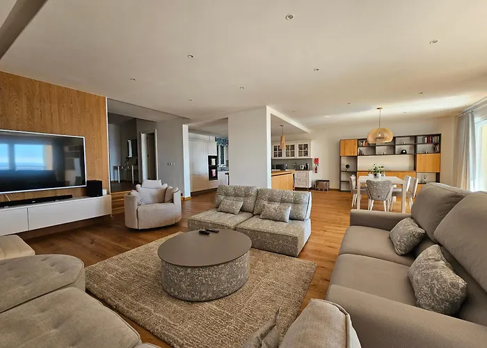 Stunning Seafront Portomaso *