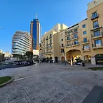 Stunning Seafront Portomaso *