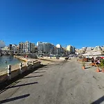 アパート Stunning Seafront Portomaso *