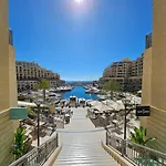アパート Stunning Seafront Portomaso