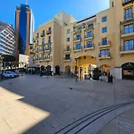 Stunning Seafront Portomaso アパート Saint Julian's