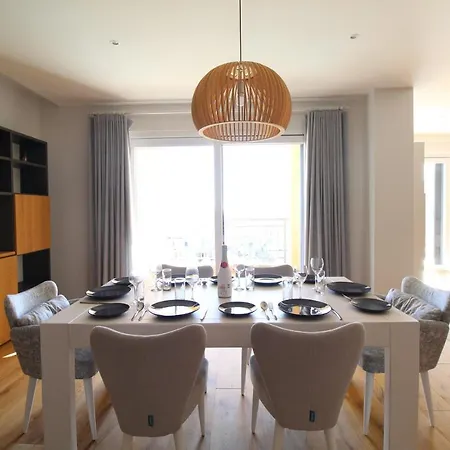 Stunning Seafront Portomaso *