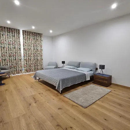 Stunning Seafront Portomaso