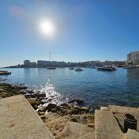 Stunning Seafront Portomaso Appartement San Ġiljan