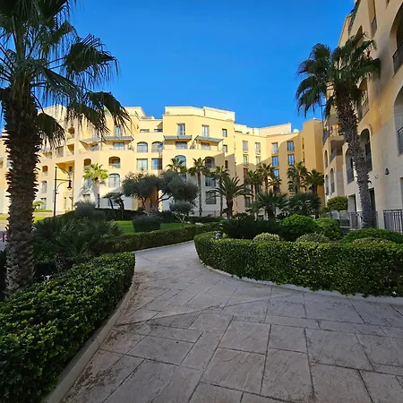 Stunning Seafront Portomaso * San Ġiljan