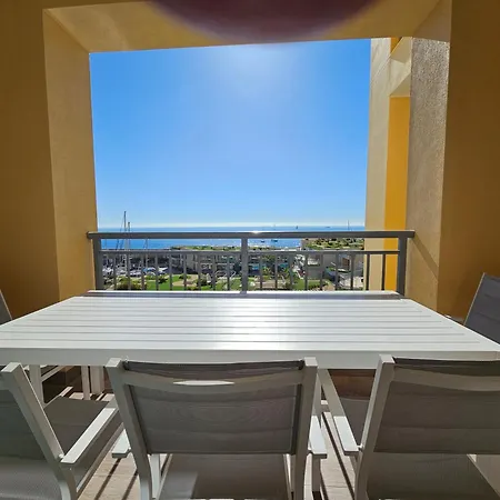 Stunning Seafront Portomaso Apartment