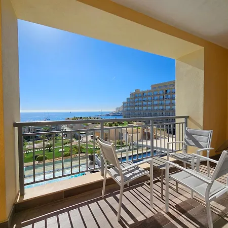 Apartment Stunning Seafront Portomaso