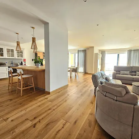 Stunning Seafront Portomaso