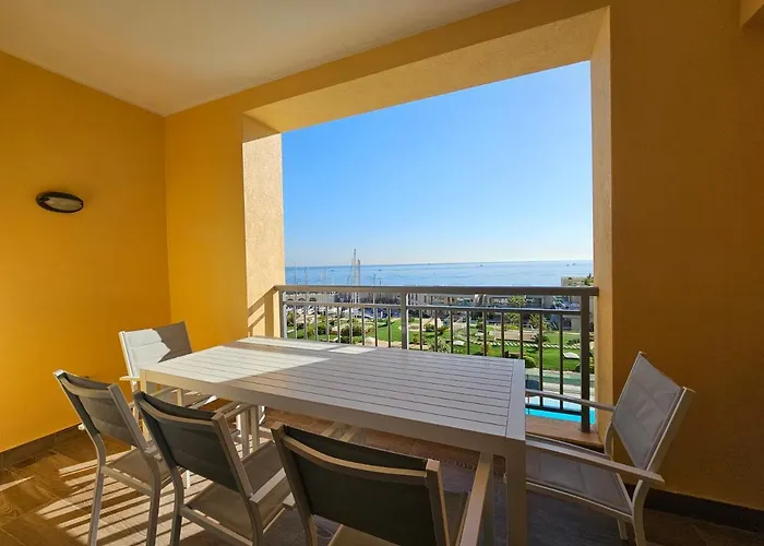 Appartement Stunning Seafront Portomaso San Ġiljan