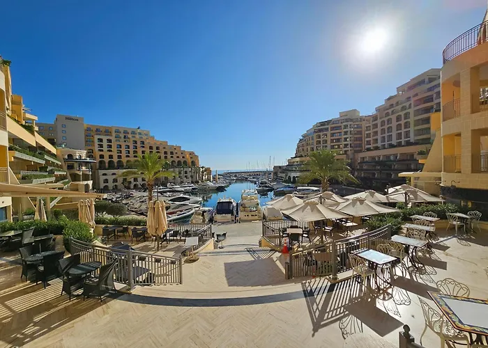 Διαμέρισμα Stunning Seafront Portomaso