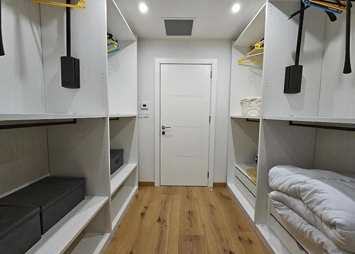 Stunning Seafront Portomaso *