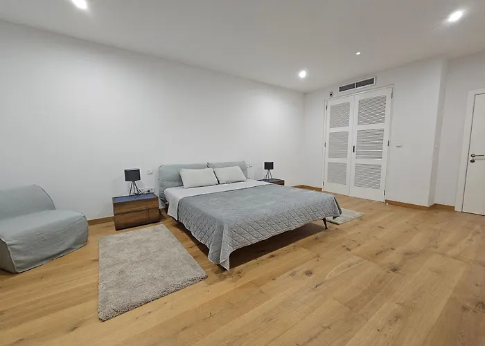 Stunning Seafront Portomaso