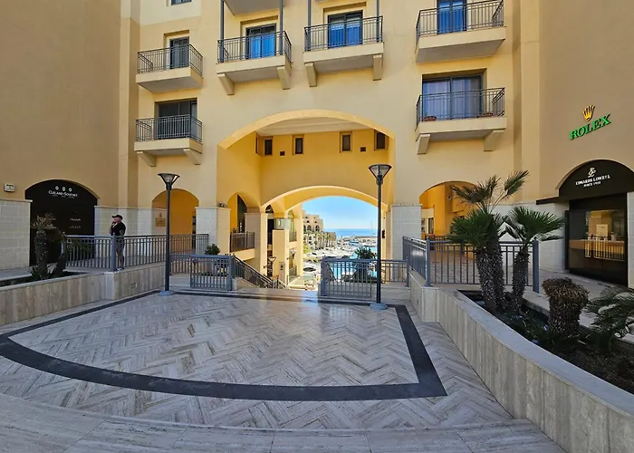 Διαμέρισμα Stunning Seafront Portomaso