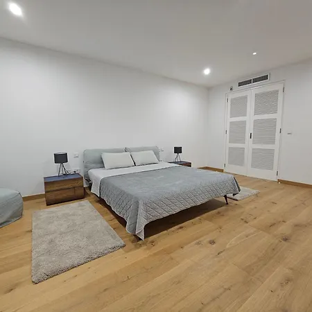 Stunning Seafront Portomaso