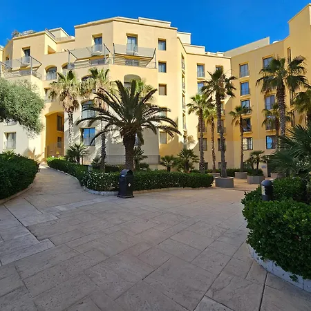 Daire Stunning Seafront Portomaso