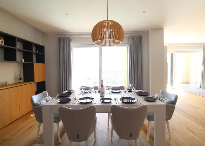 Stunning Seafront Portomaso *