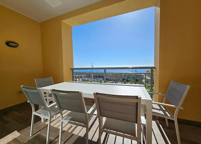 Stunning Seafront Portomaso