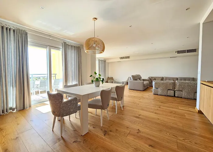 Stunning Seafront Portomaso * St. Julian's